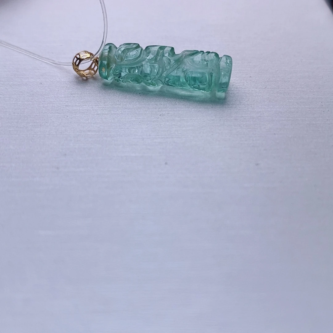 碧玺颈饰18K金镶嵌碧玺龙柱吊坠