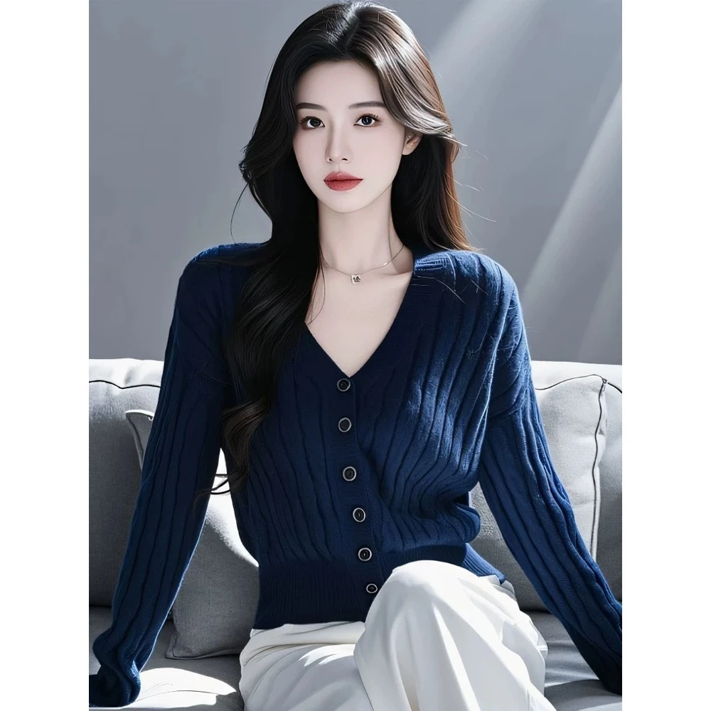 春秋新款时尚简约藏蓝色V领长袖针织开衫女别致韩系洋气减龄上衣