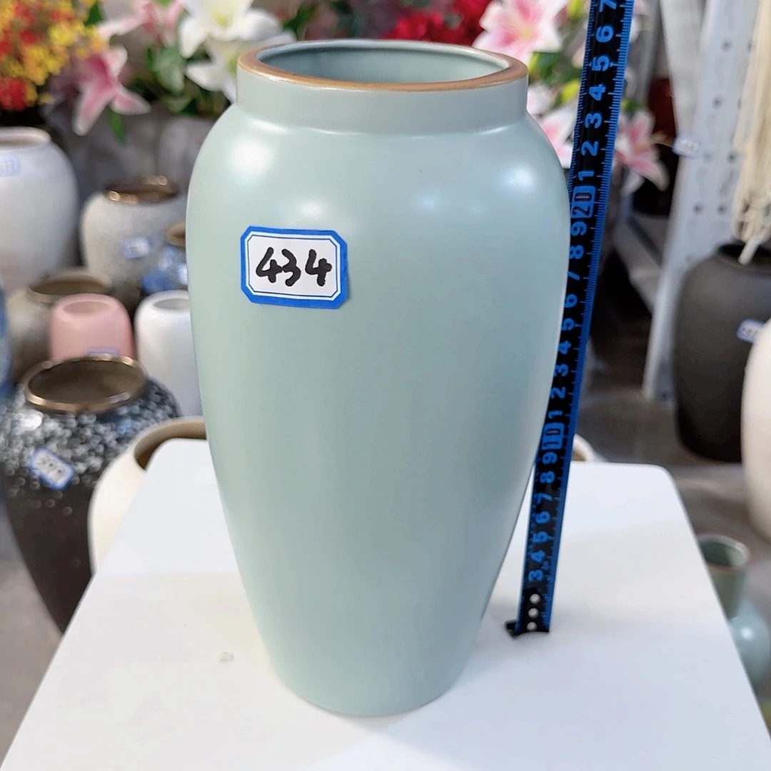 434号陶瓷高25厘米微瑕一个