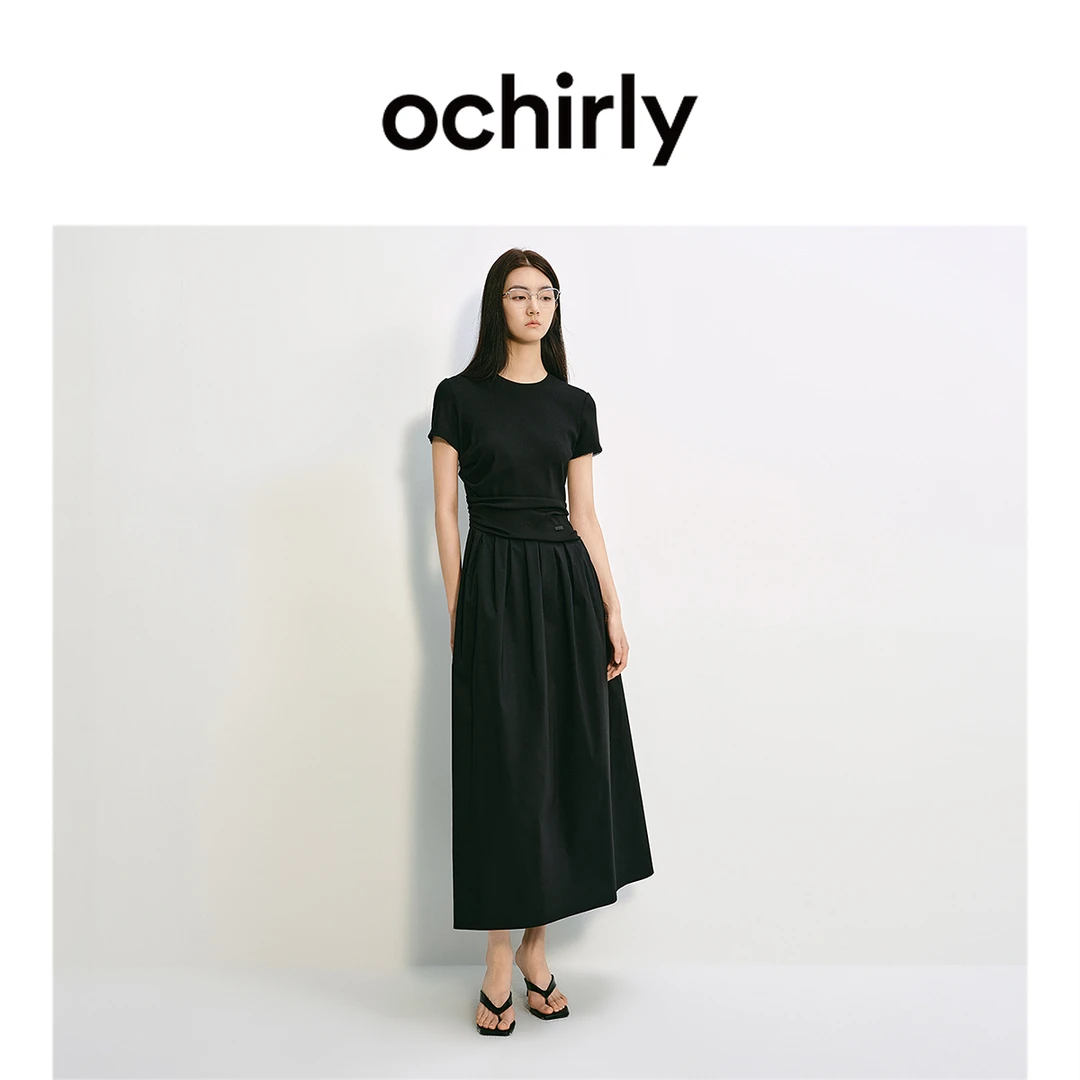 ochirly欧时力A字黑色连衣裙长裙法式气质流行裙2025夏新流光风