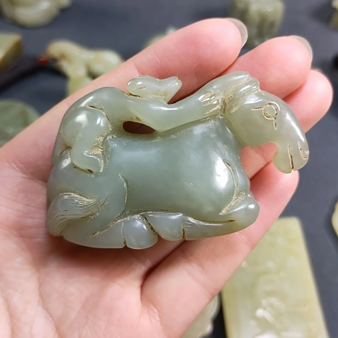 和田玉颈饰未镶嵌