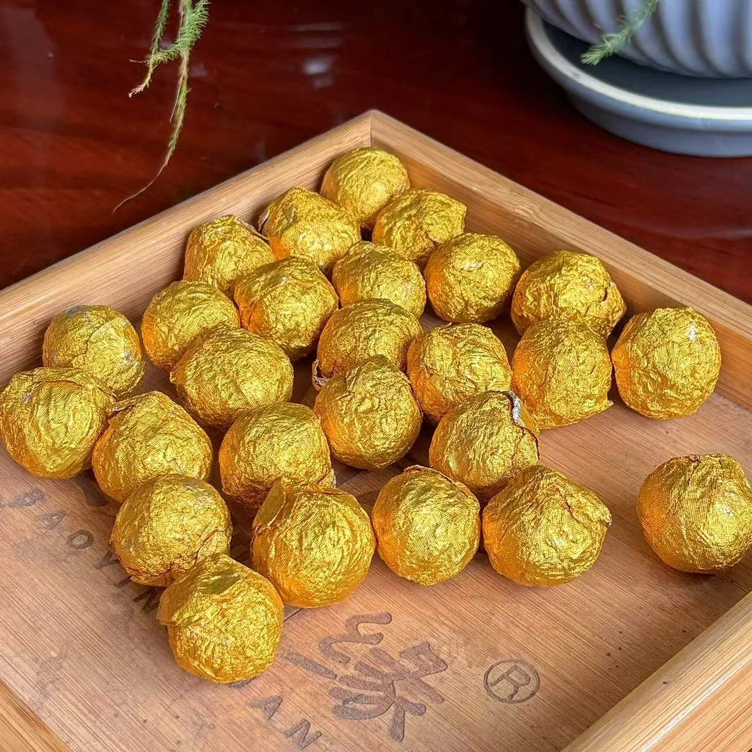 2023年岩子头古树生茶龙珠8g*20颗