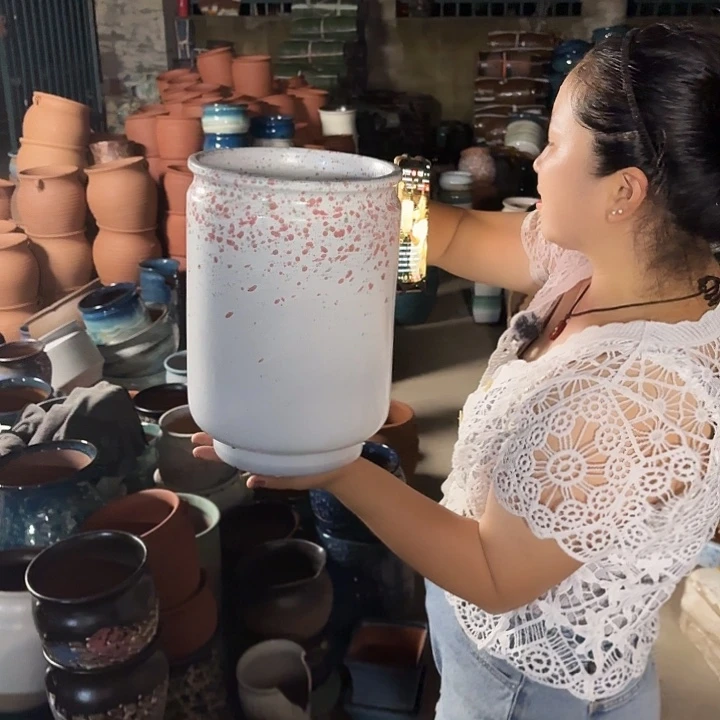 口20高30一个盆子。