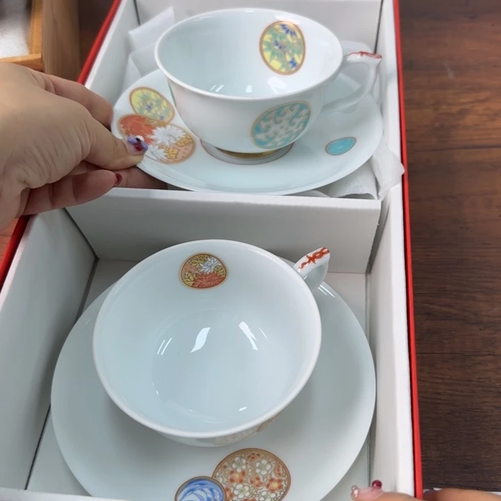 一个陶瓷物件哈哈哈哈