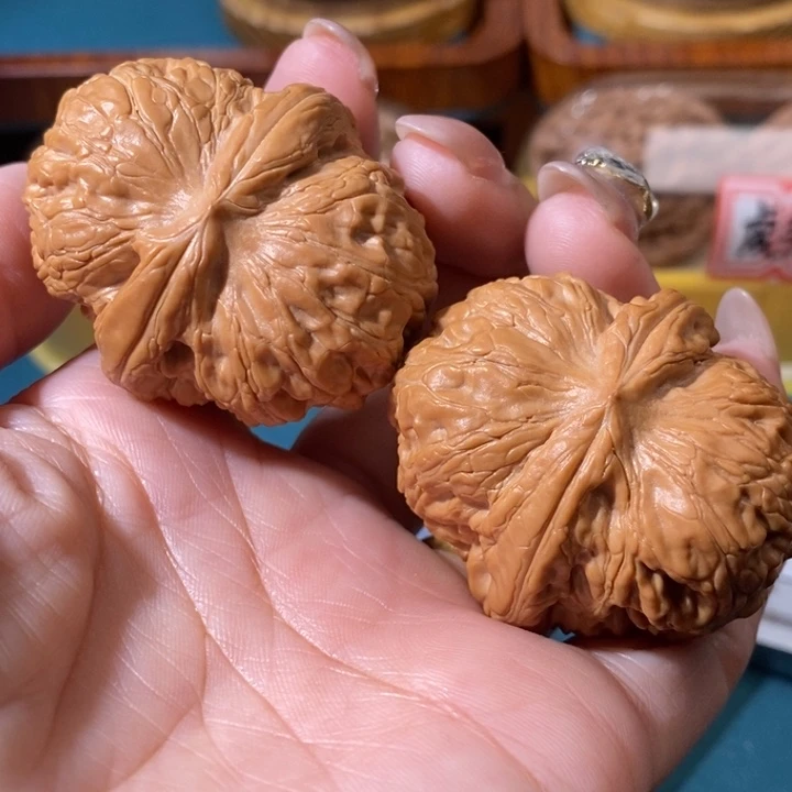 文玩核桃吊坠一*哥元宝