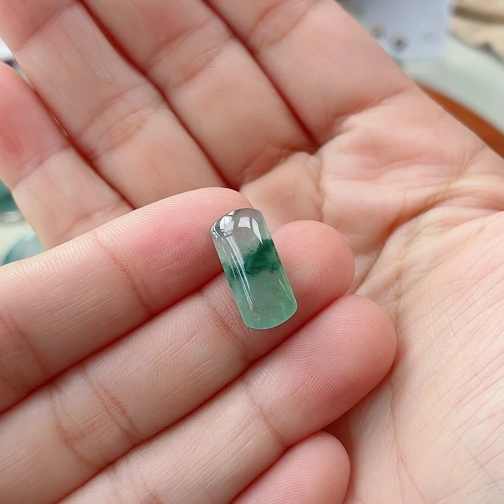 翡翠未镶嵌挂件天然翡翠a货