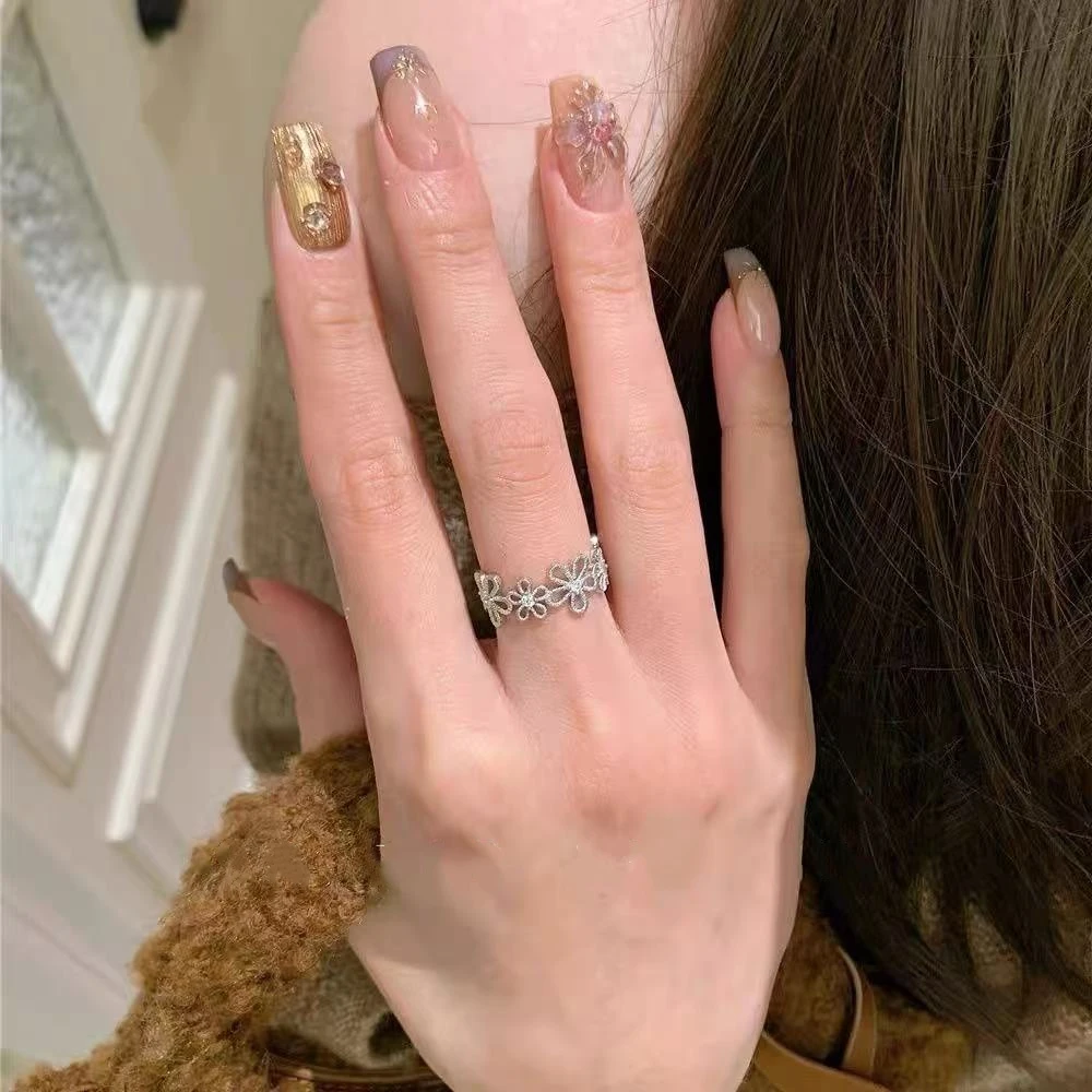 如蝶在野 甜美蕾丝镂空花环戒指女轻奢精致春夏小众设计百搭指环