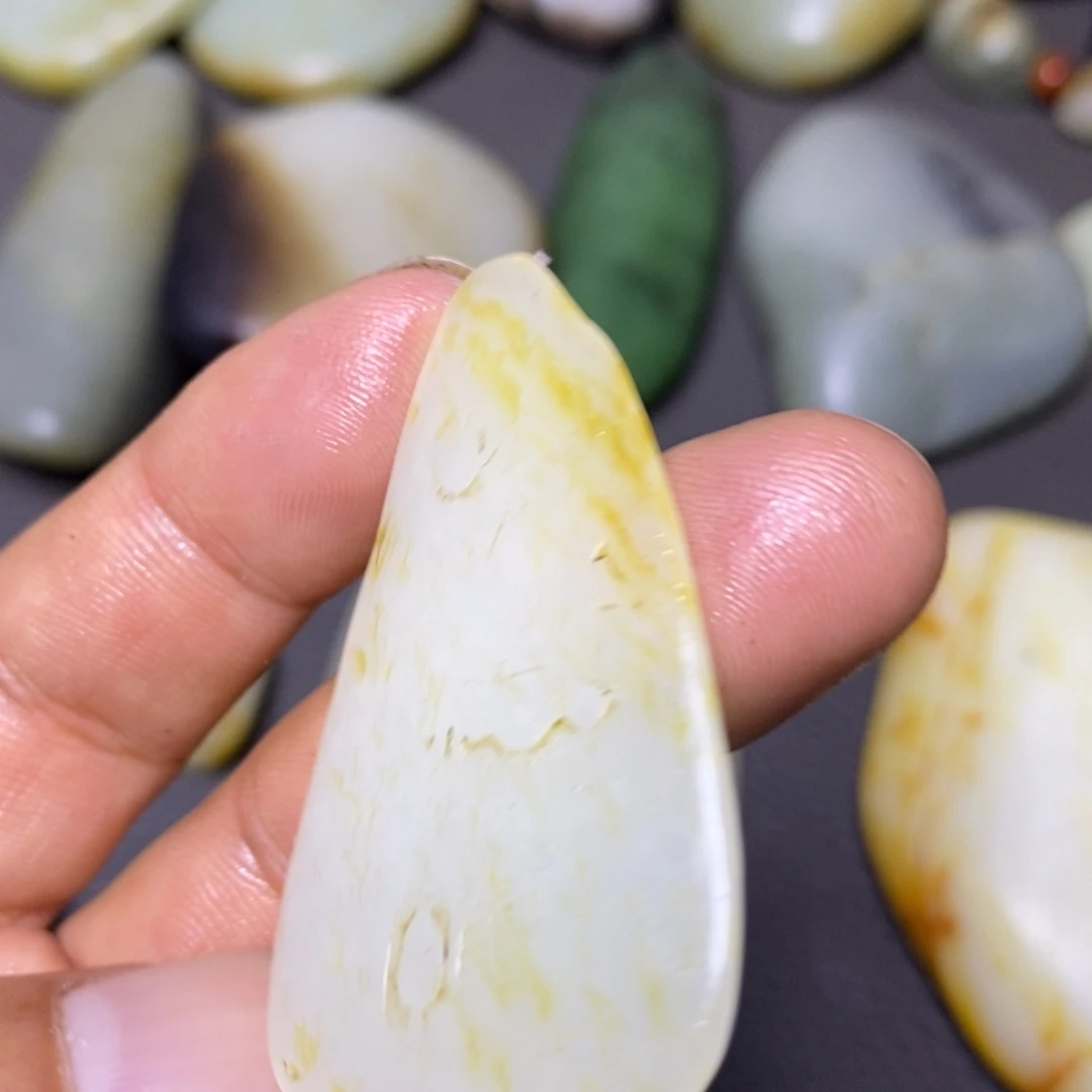 和田玉未镶嵌挂件