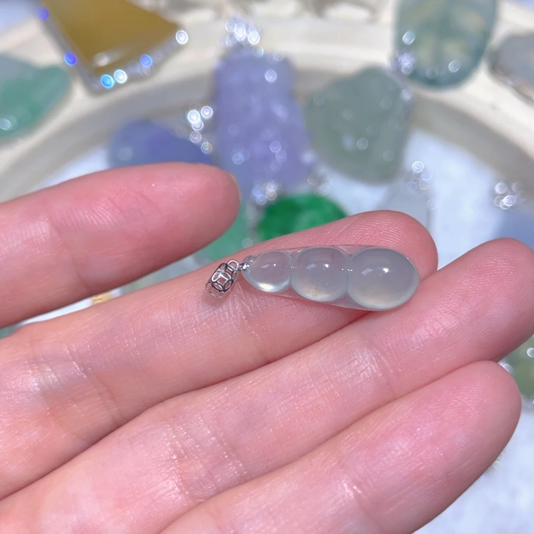 翡翠颈饰18K金镶嵌翡翠