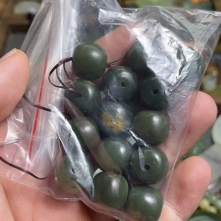 蛇纹石玉未镶嵌挂件我****友