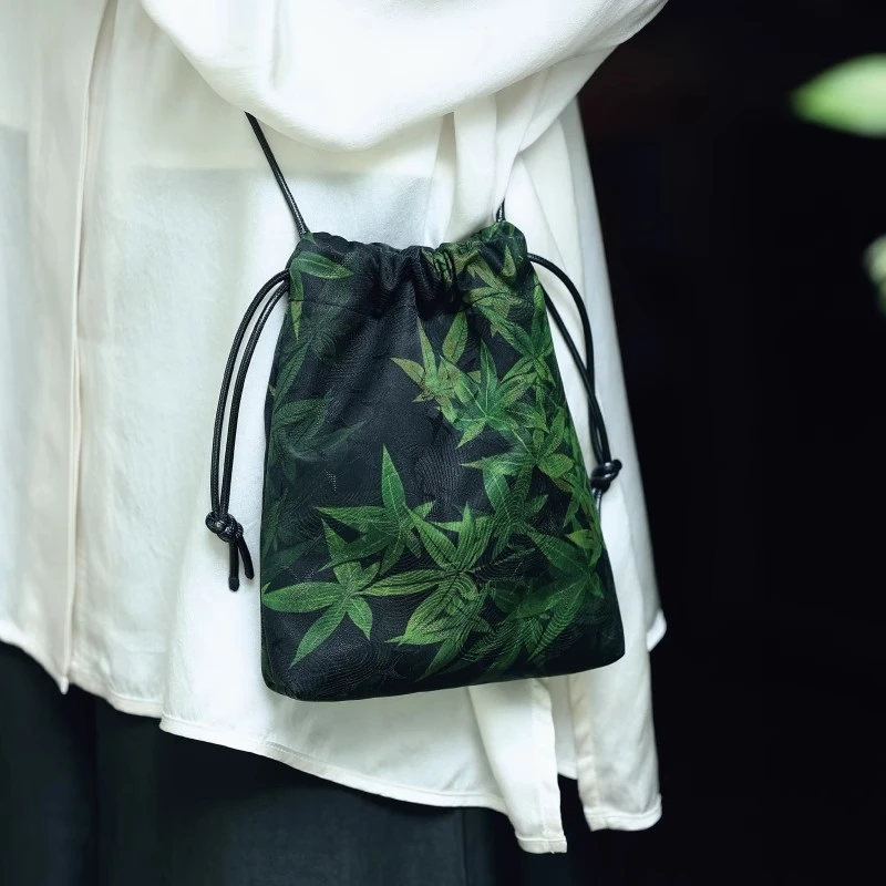 复古文艺轻便单肩斜跨包时尚简约女士百搭新款原创设计款手机包