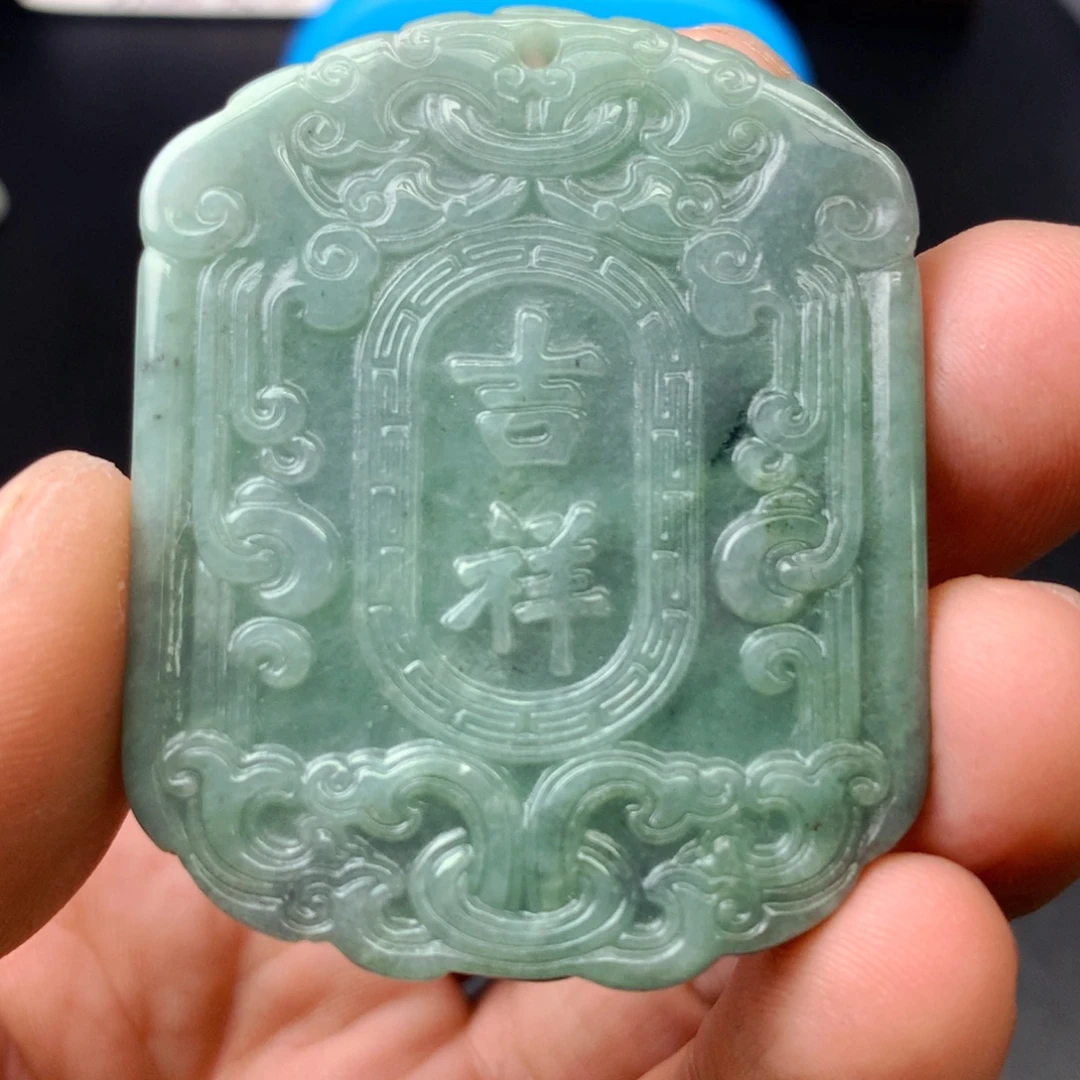 翡翠未镶嵌颈饰翡翠首饰和翡翠珠宝