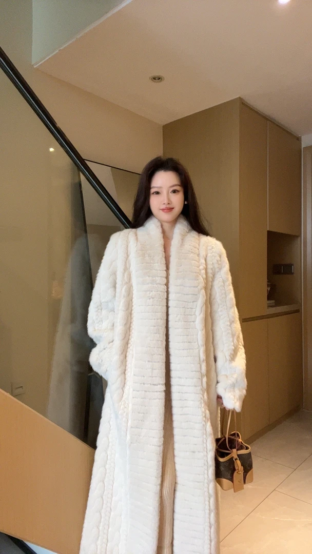 【橙子清仓专属】新款压花麻花立体肌理感保暖加厚外套女装