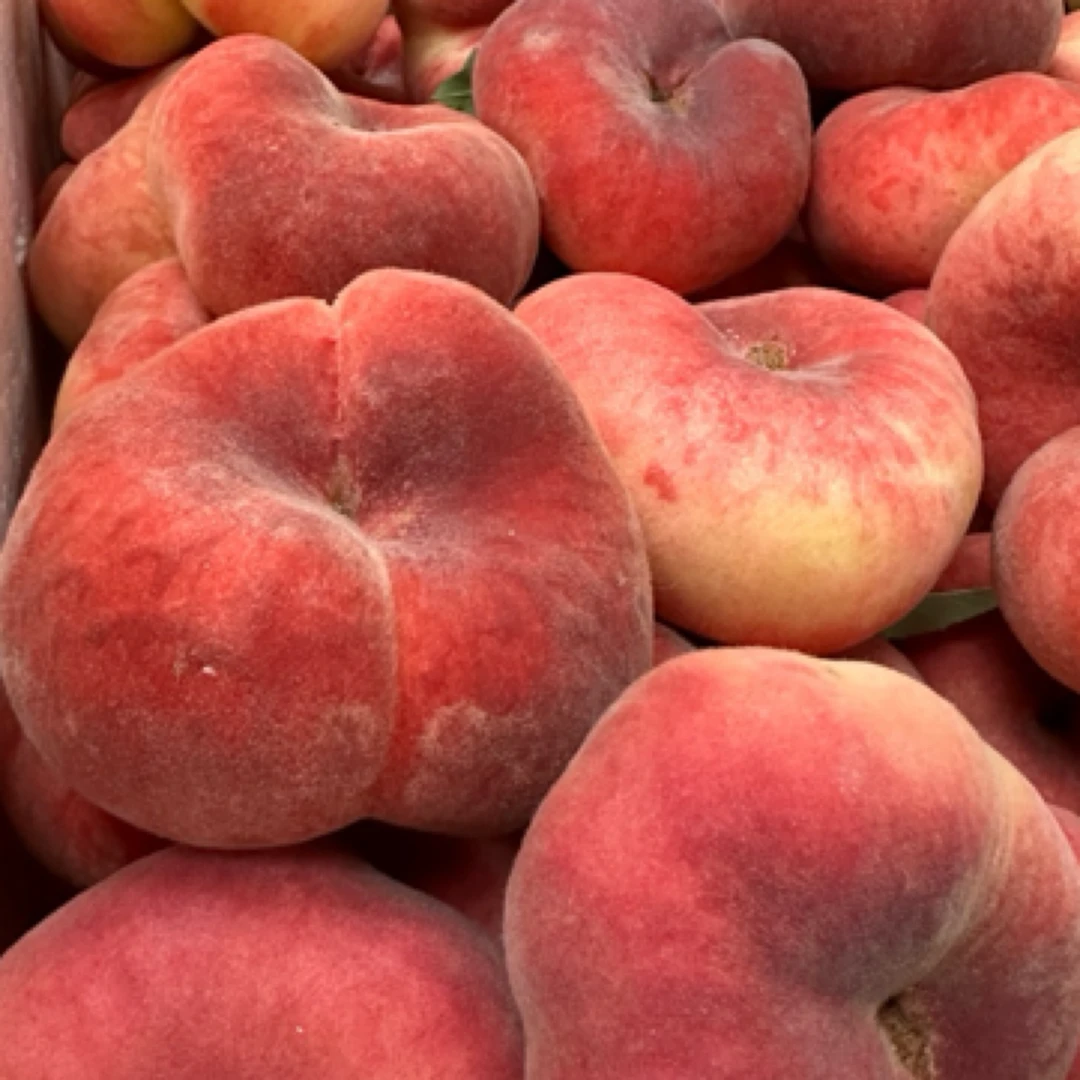 本地红扁桃，轻嫩蜜甜，每份一斤左右山东省