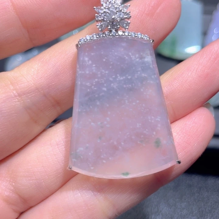 颈饰18K金镶嵌翡翠翡翠