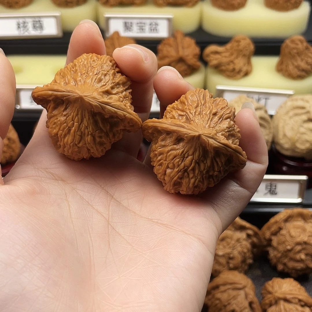 文玩核桃把件是**呀红狮子829