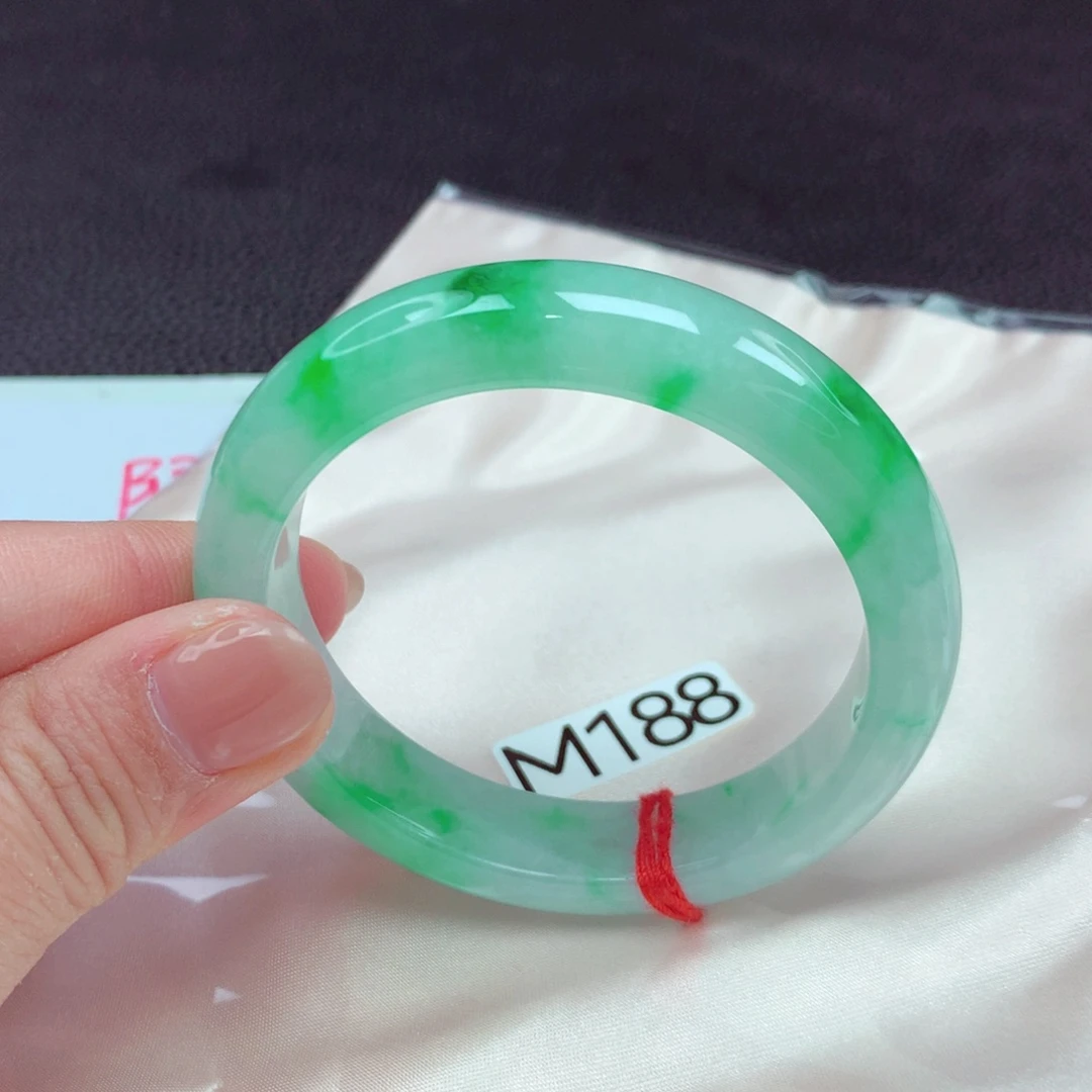 翡翠手镯未镶嵌拾*手镯88