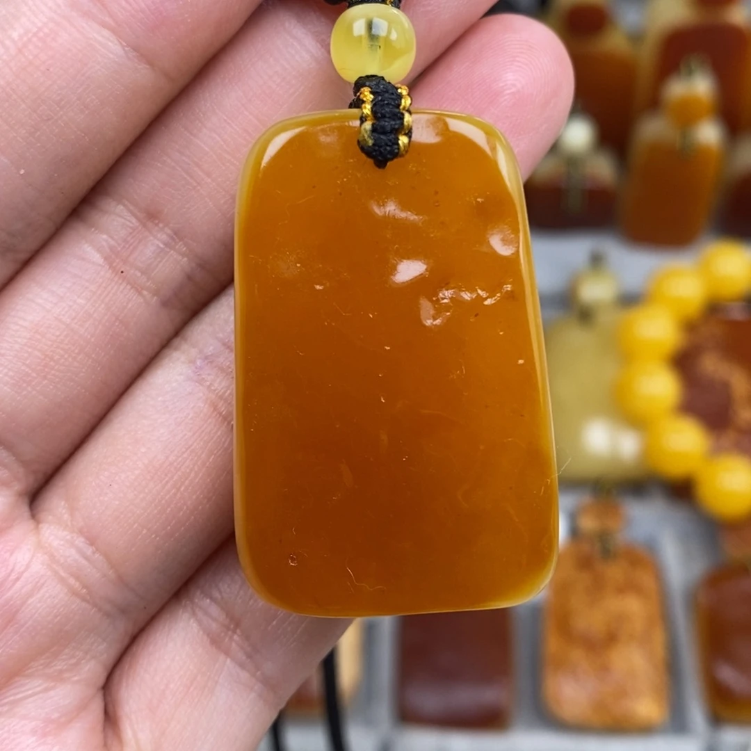 未镶嵌琥珀珠宝奇石