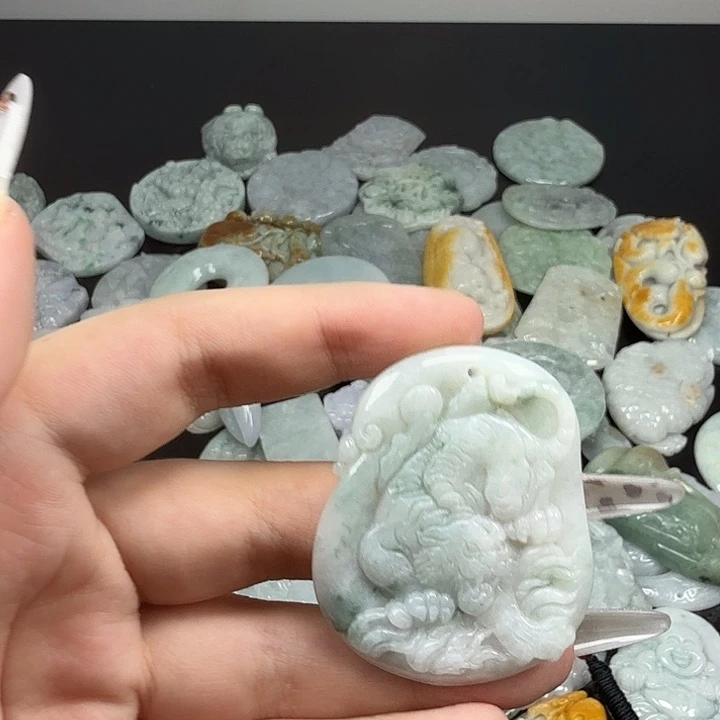 翡翠未镶嵌颈饰翡翠