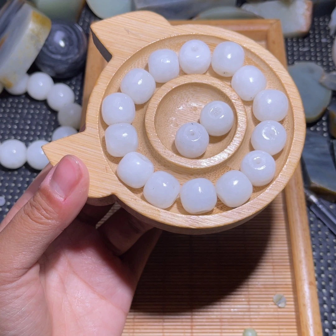 未镶嵌和田玉（糖玉）挂件