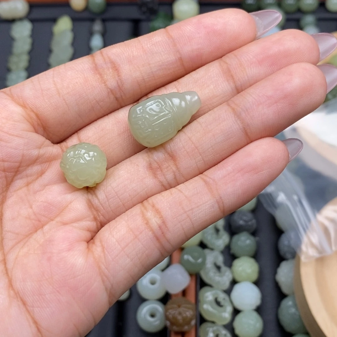 黑***狸颈饰未镶嵌和田玉