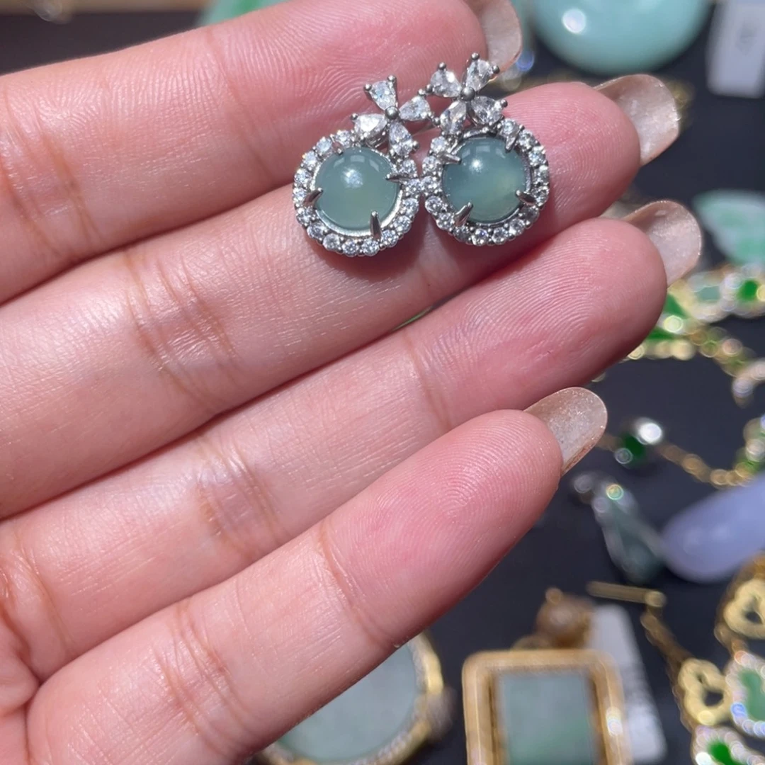 翡翠14K金镶嵌颈饰