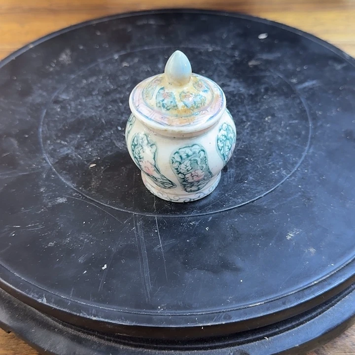 豌***儿陶陶瓷，瑕疵品处理，介意勿拍。