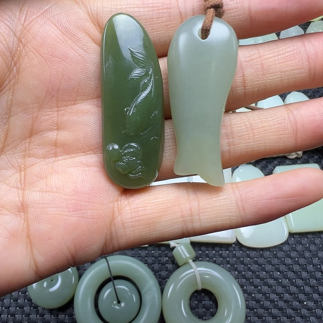 和田玉未镶嵌颈饰买断价，不退不换