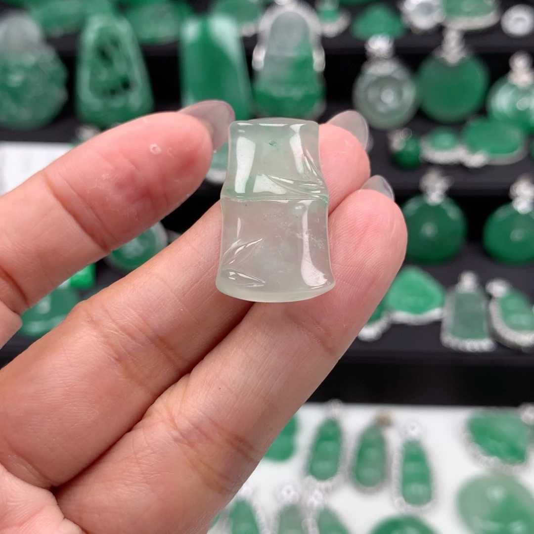 未镶嵌吊坠石英质玉（非洲翠）