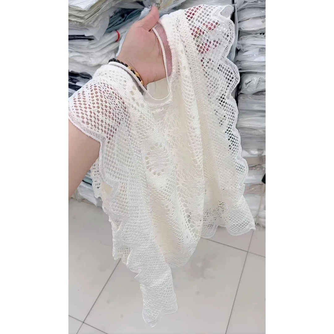 今年流行穿搭2025夏季新款温柔风镂空花边毛针织衫休闲风无袖上衣