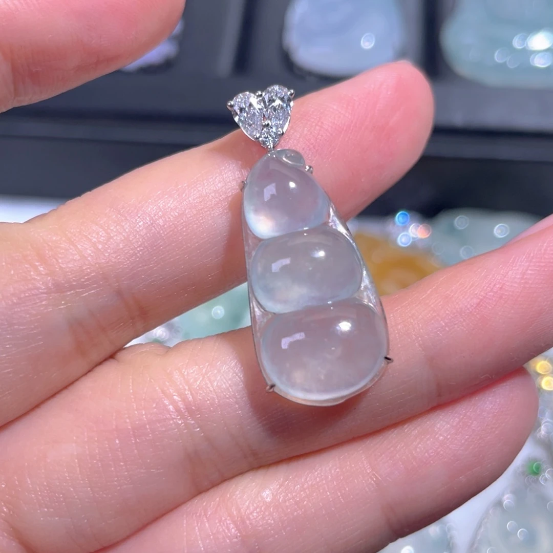 颈饰18K金镶嵌翡翠翡翠
