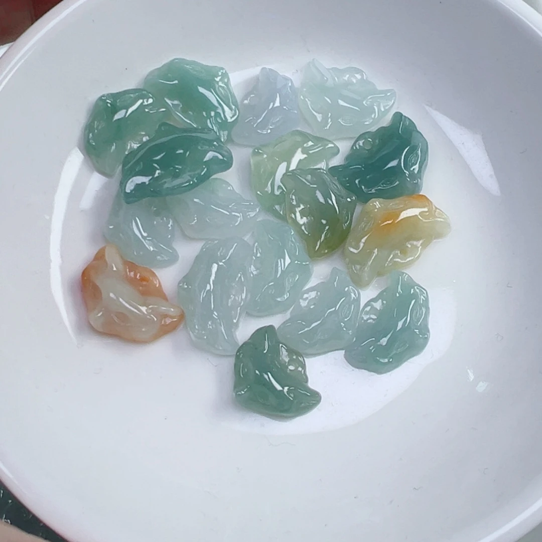 翡翠散珠狐狸面具一个