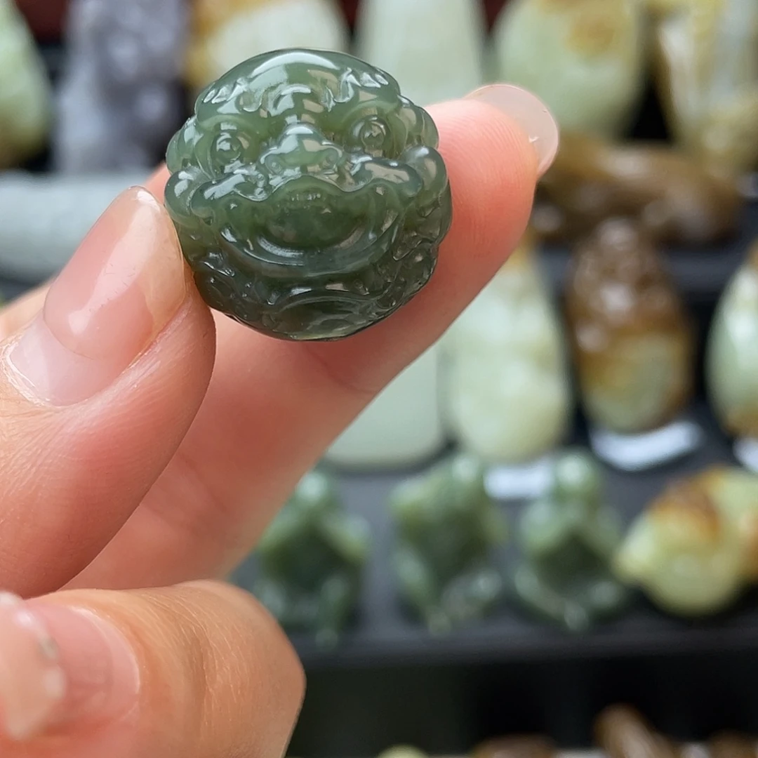 和田玉颈饰未镶嵌大****司