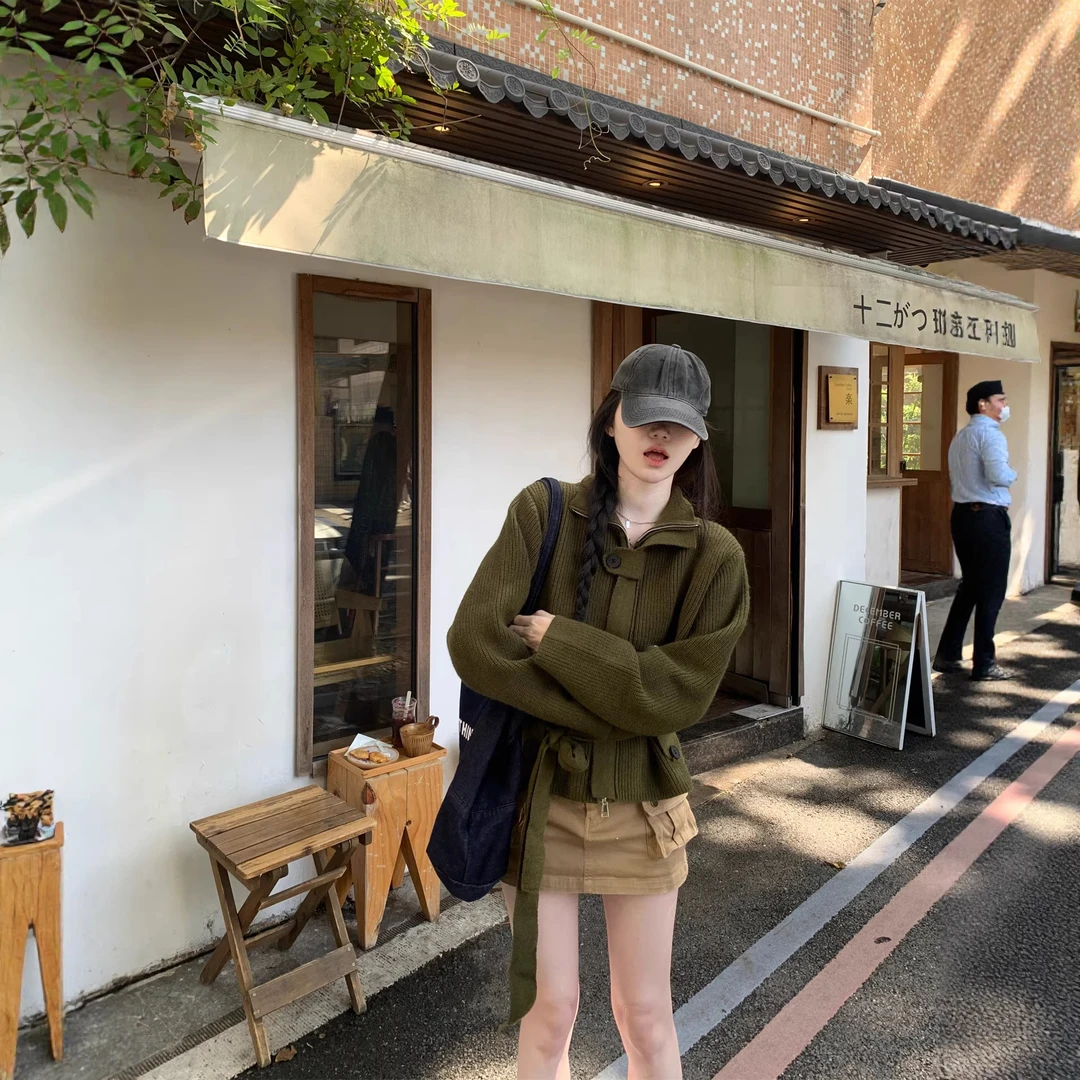 实拍~2025年冬季新款韩版气质复古立领设计感毛衣开衫+配腰带女装