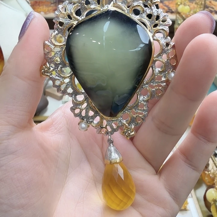 琥珀未镶嵌珠宝奇石