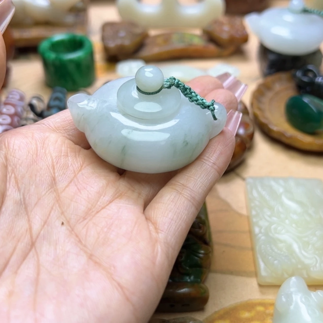 【闪购商品】蛇纹石玉颈饰未镶嵌
