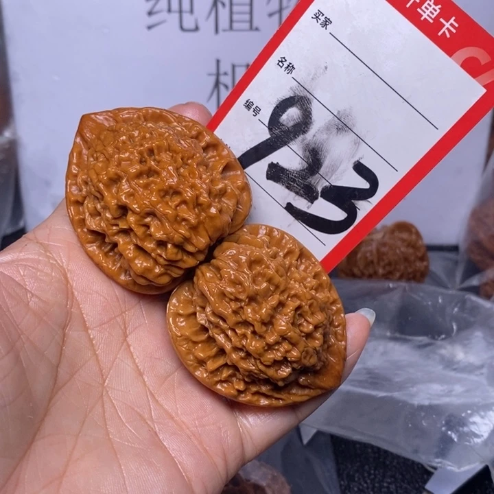 文玩核桃把件站***驰923，44官帽