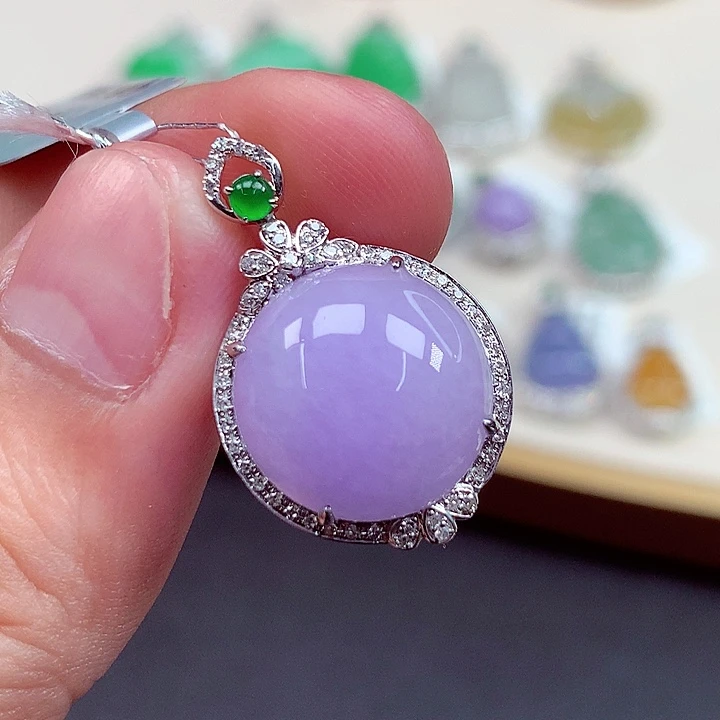 翡翠18K金镶嵌颈饰