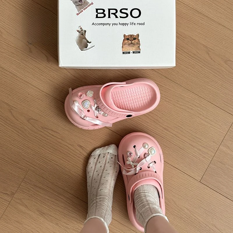 休闲百搭法式包头蝴蝶结洞洞鞋女2025夏季新款爱心钻石沙滩凉拖鞋