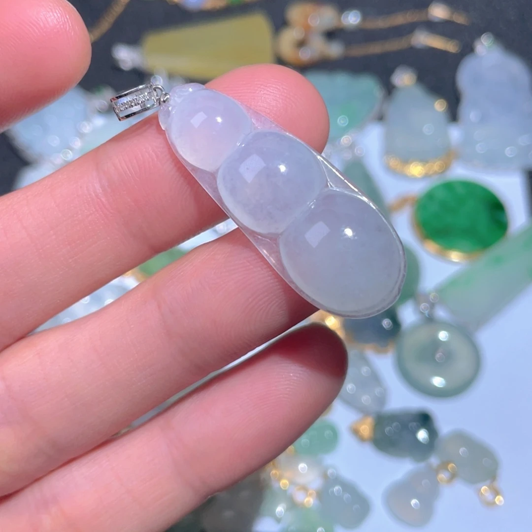 翡翠颈饰18K金镶嵌翡翠