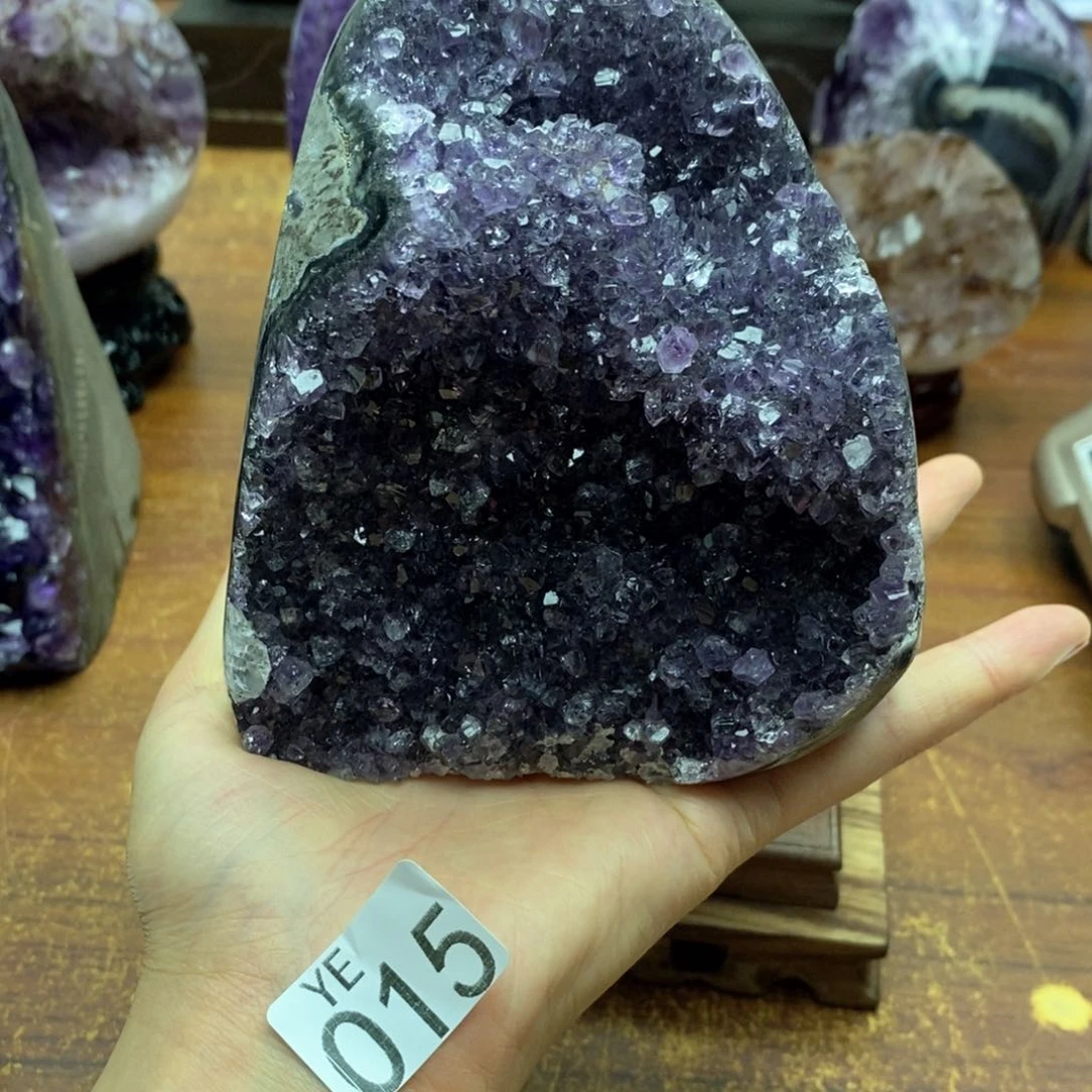 未镶嵌水晶大型摆件（非配饰）