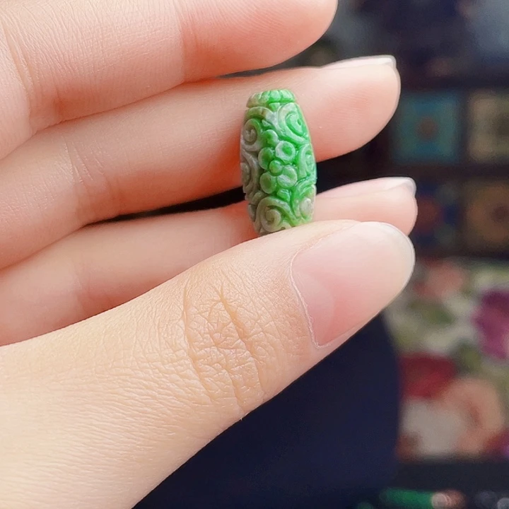 翡翠未镶嵌颈饰多样性