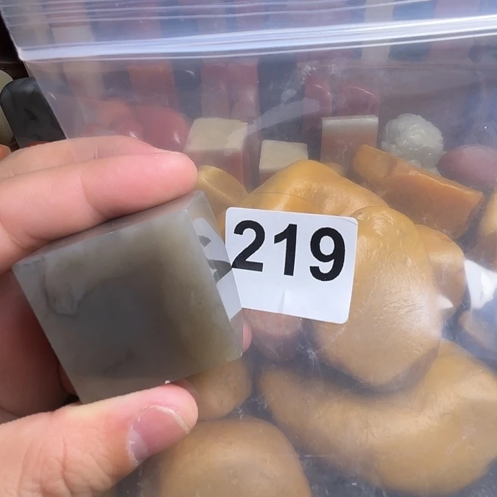 老挝石精美的巴林