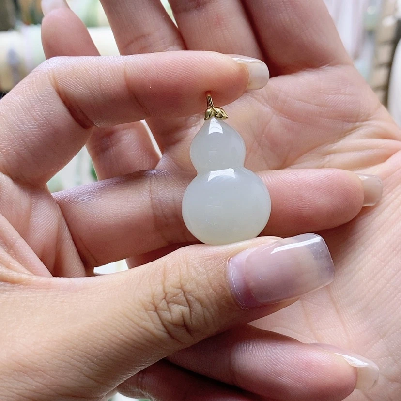 【闪购商品】和田玉未镶嵌颈饰还**多