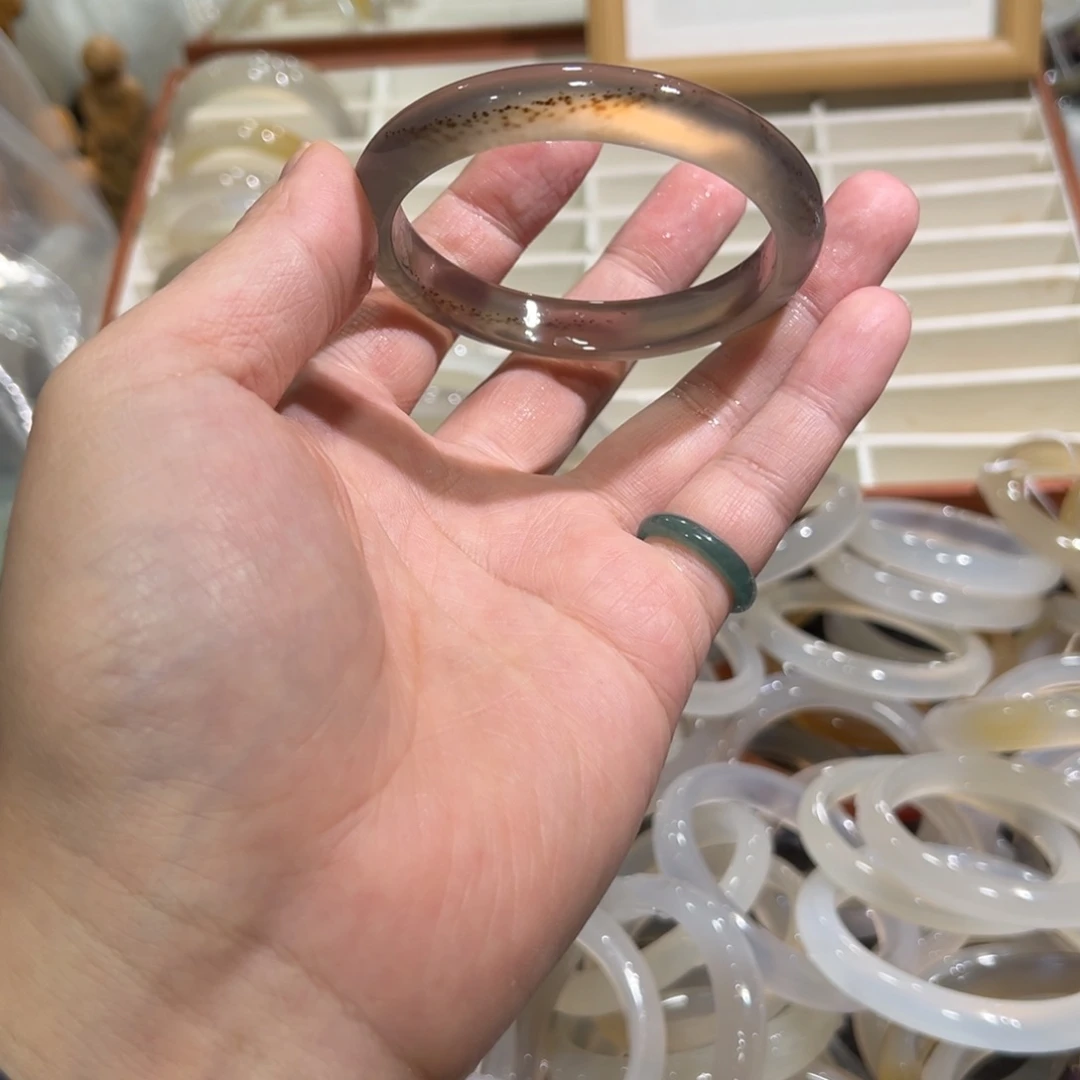 玛瑙/玉髓未镶嵌手镯60圈漂沙2.4