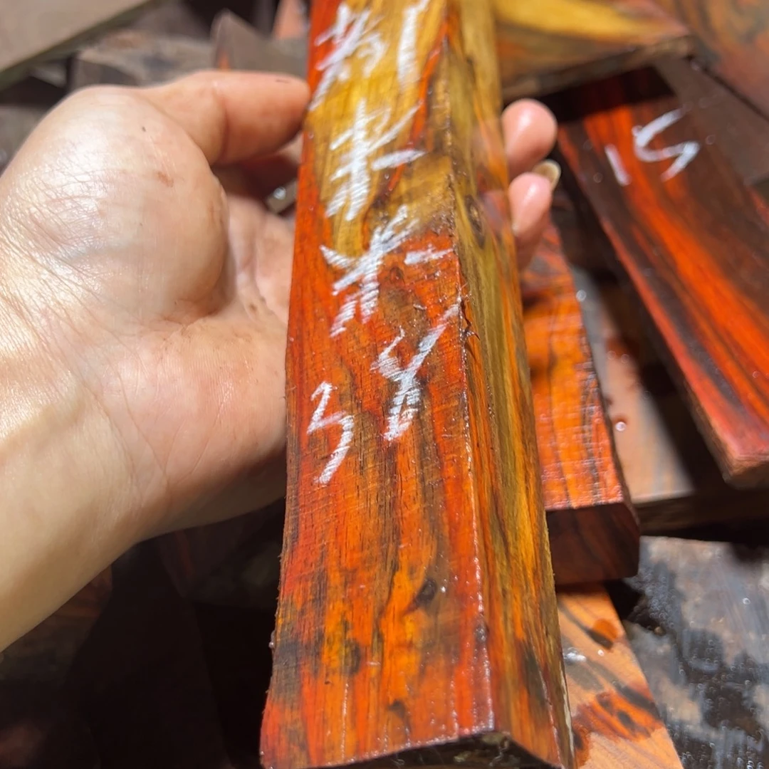 都***米交趾黄檀（大红酸枝）