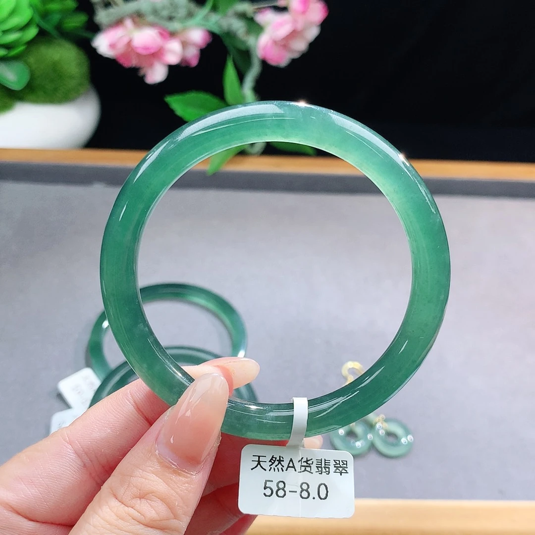 未镶嵌手镯（圆镯）翡翠