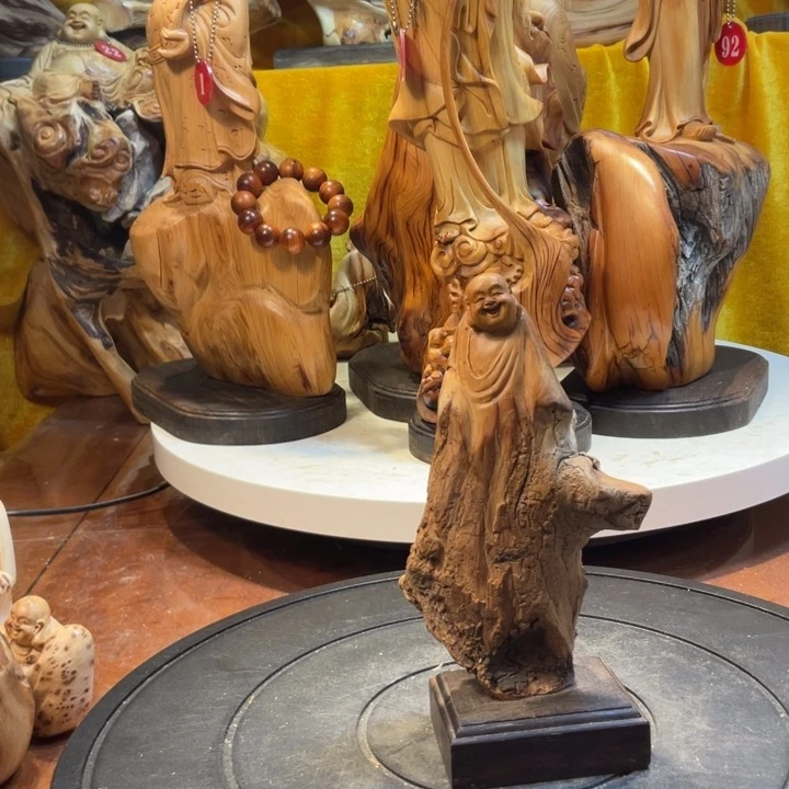 柏木（崖柏）崖柏   弥勒