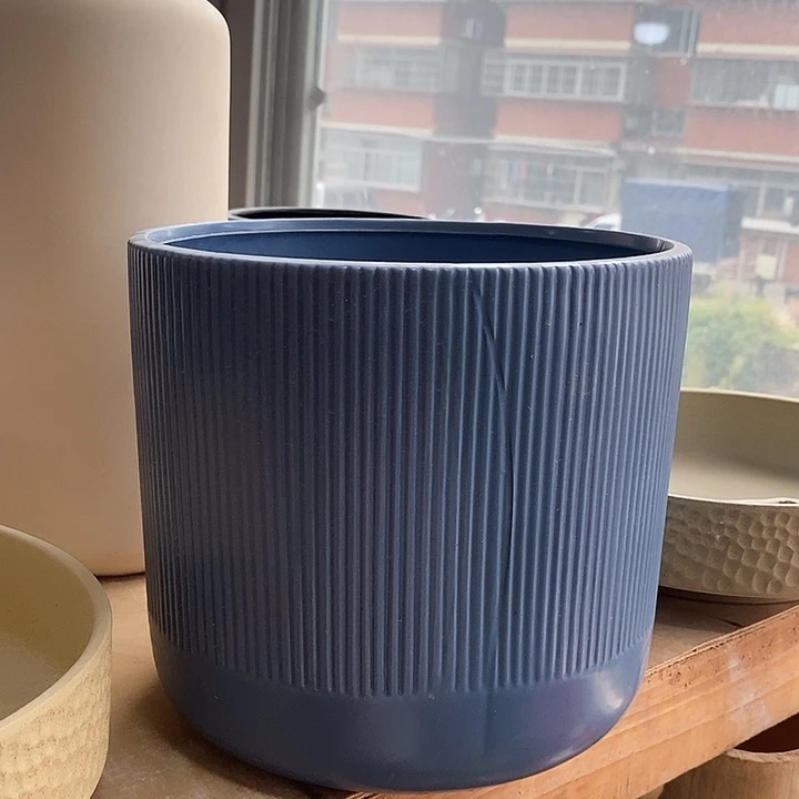 摆件陶盆有孔 瑕疵介意勿拍