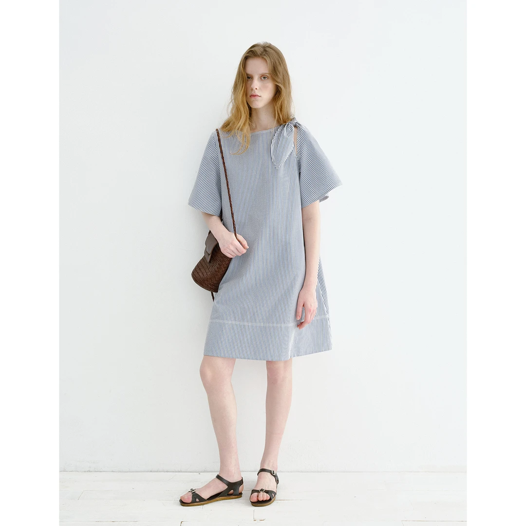 MADE OF SENSES连衣裙女夏季新款肌理感肩部打结短袖圆领连衣裙